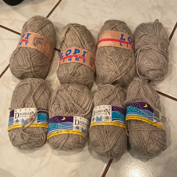 NWT & Vintage 8 Skeins Lopi Light & Dalegarn light tan Wool - Picture 1 of 6
